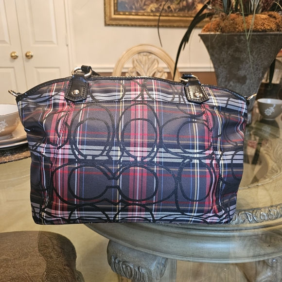 NWOT Coach Tartan Signature Shoulder Bag Canvas with Wristlet - Picture 2 of 7